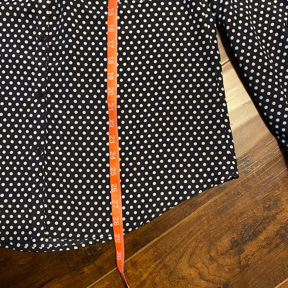 JONES NEW YORK Signature - polkadot navy and white tunic blouse - Picture 4 of 4